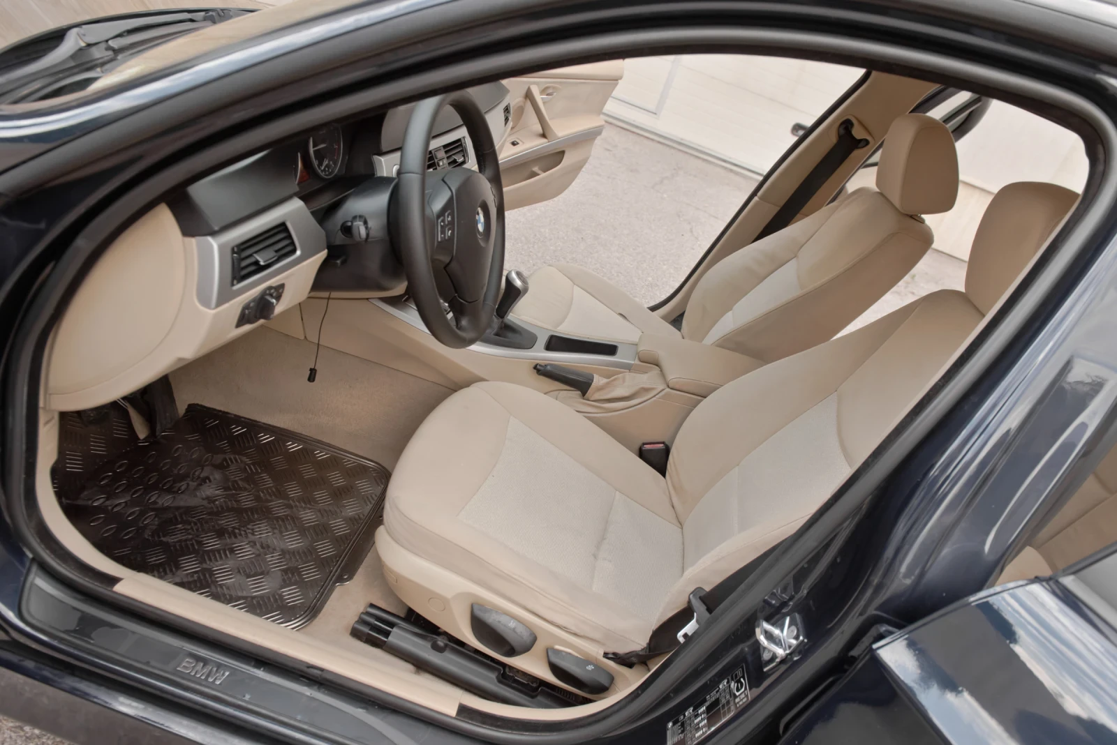 BMW 320 320d // Лизинг, снимка 14 - Автомобили и джипове - 54970346