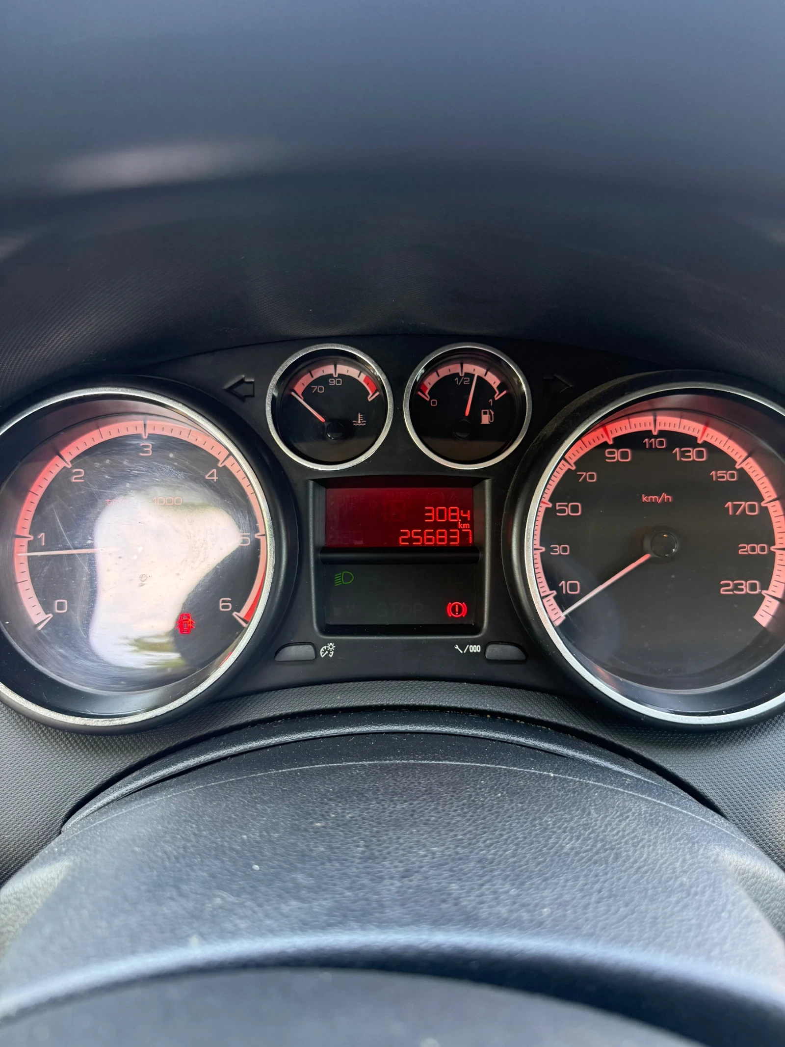 Peugeot 308 1, 6 HDI SW, снимка 5 - Автомобили и джипове - 55070570