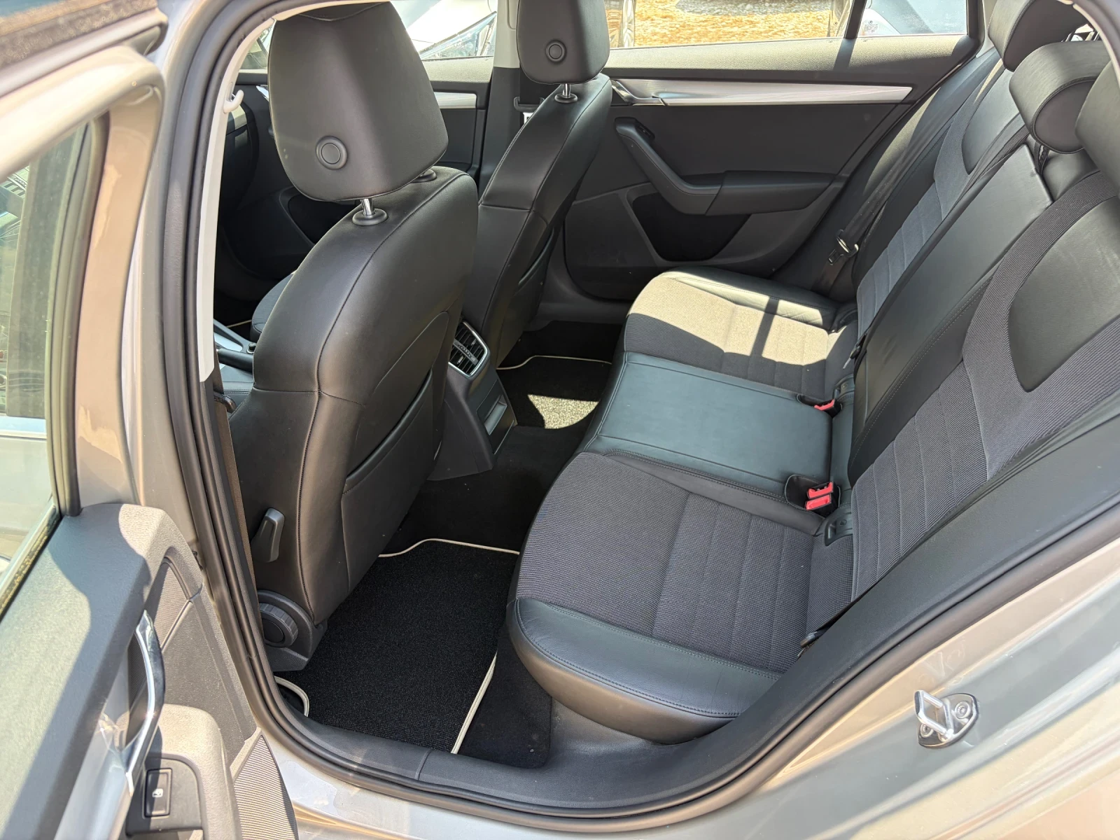 Skoda Octavia TOP Condition , снимка 11 - Автомобили и джипове - 55120543