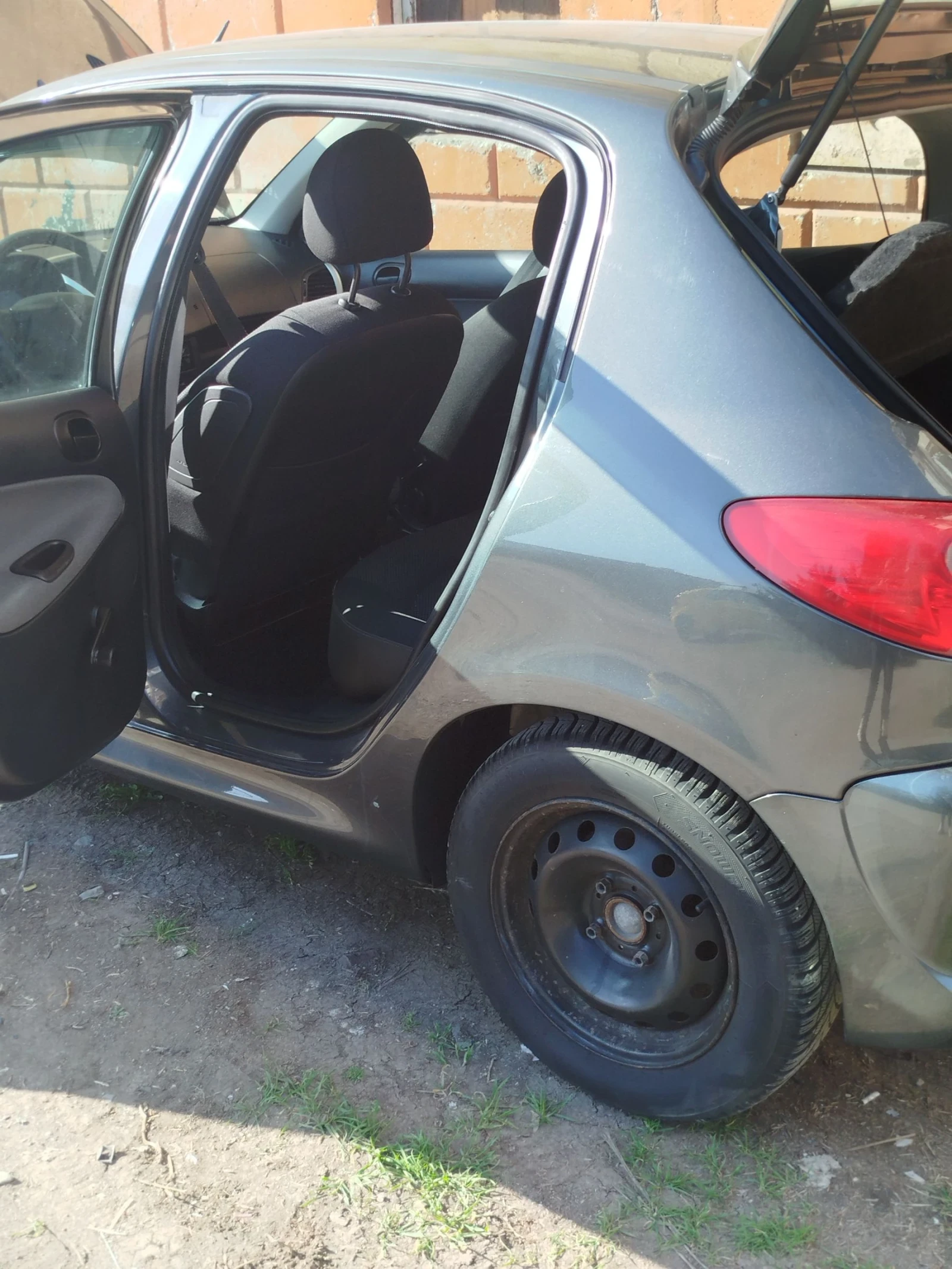 Peugeot 206 Лек , снимка 4 - Автомобили и джипове - 55156601