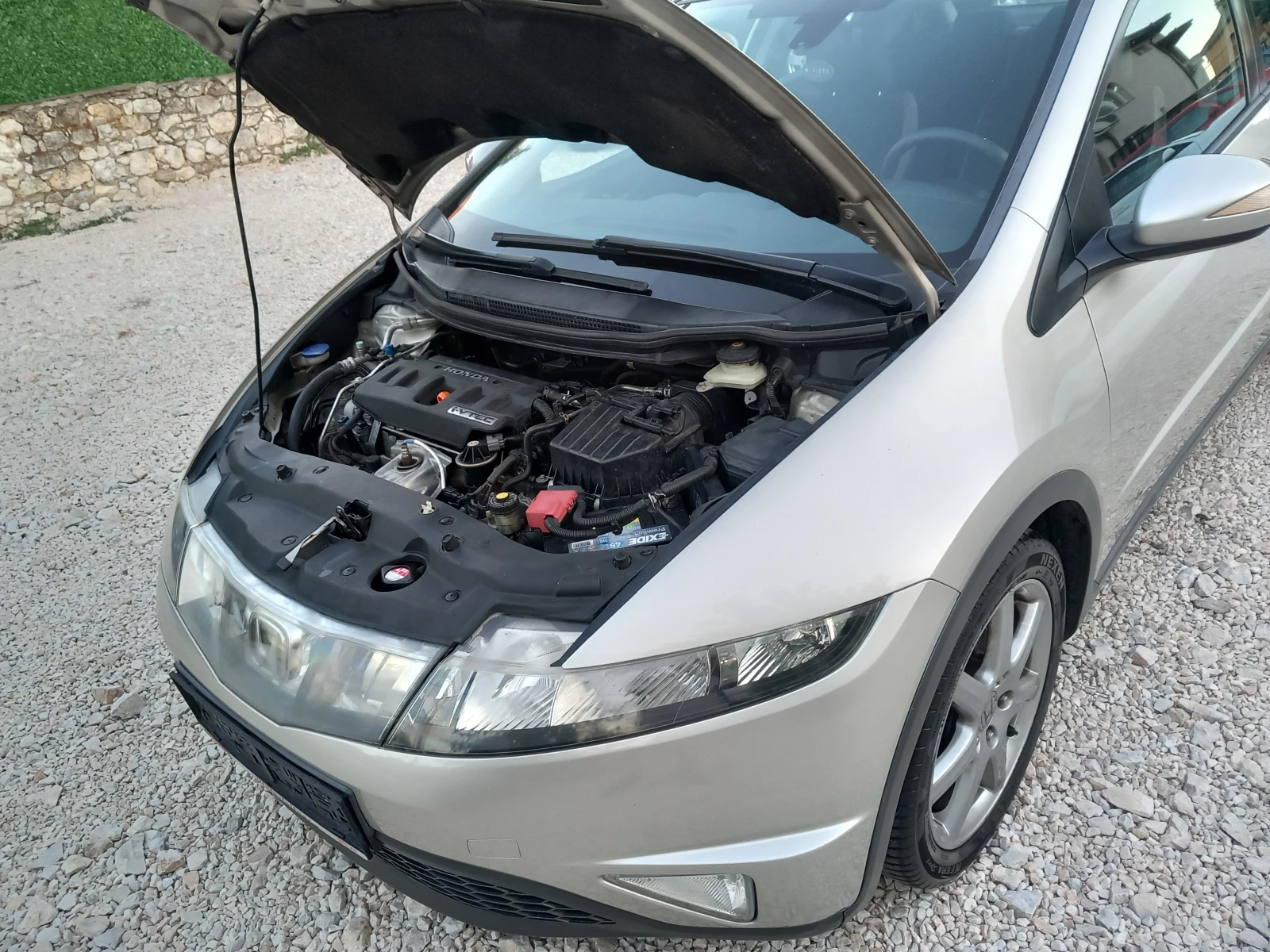 Honda Civic 1.8i Автоматик 140кс, снимка 15 - Автомобили и джипове - 55244837
