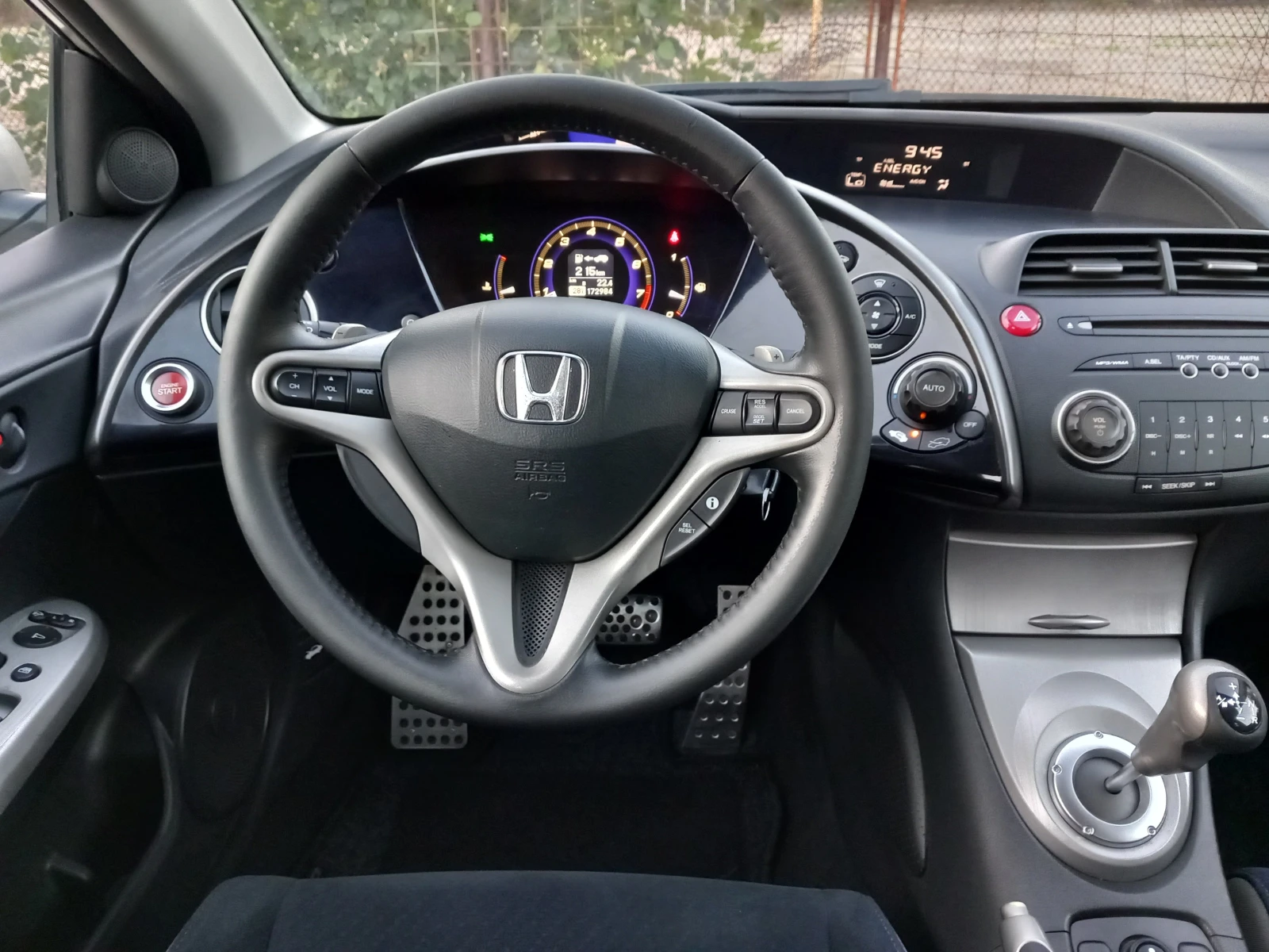 Honda Civic 1.8i Автоматик 140кс, снимка 13 - Автомобили и джипове - 55244837