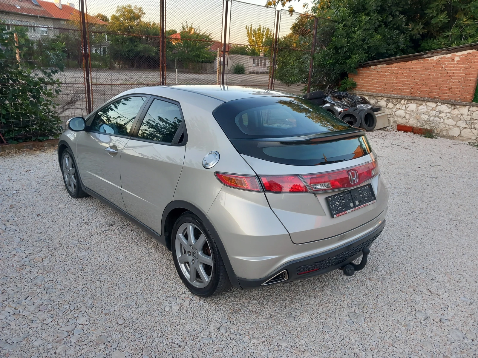 Honda Civic 1.8i Автоматик 140кс, снимка 4 - Автомобили и джипове - 55244837