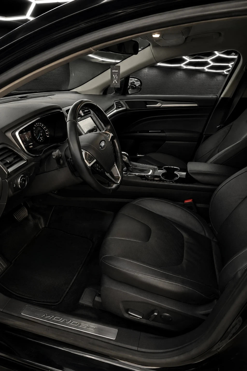 Ford Mondeo Titanium 2.0 Tdci, снимка 6 - Автомобили и джипове - 55548270