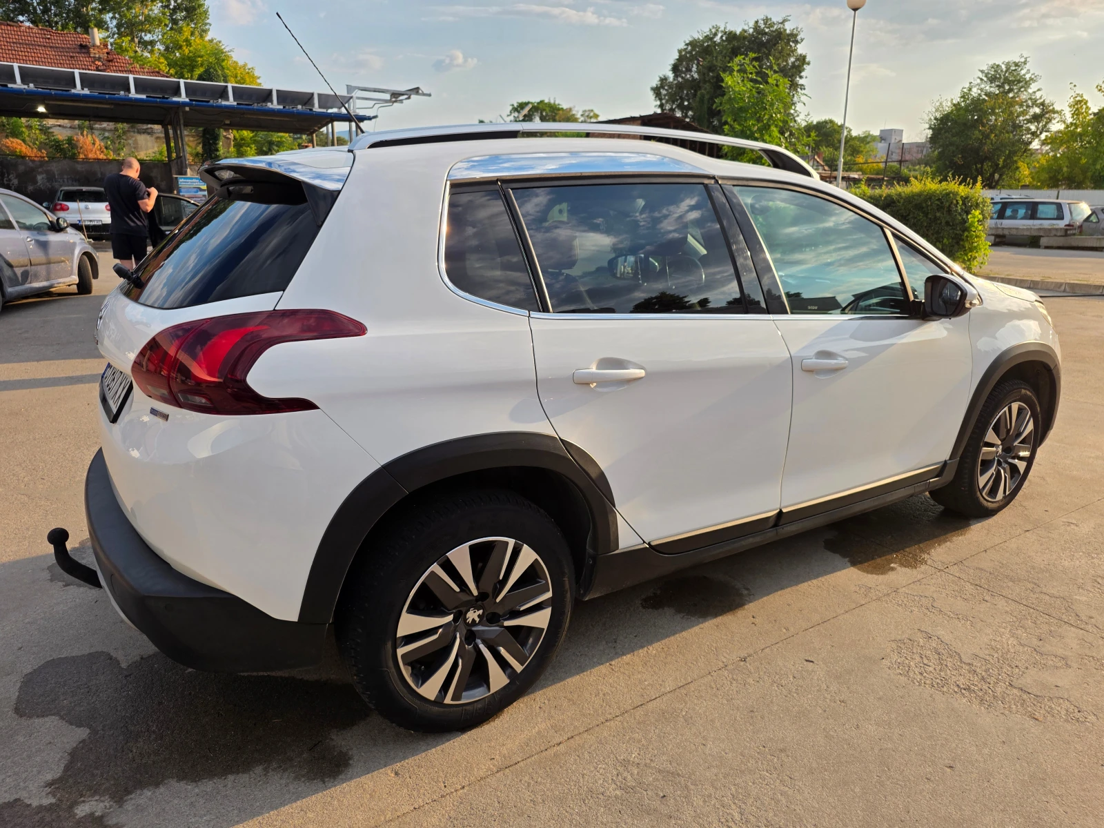 Peugeot 2008 1.2 Puretech, снимка 6 - Автомобили и джипове - 55583428