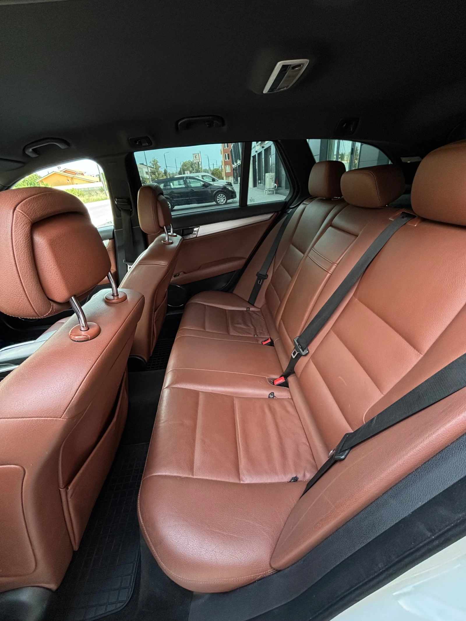 Mercedes-Benz C 220, снимка 9 - Автомобили и джипове - 55656464