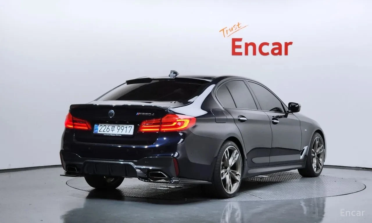 BMW 530 d M Sport Plus/ДИСТРОНИК/ОБДУХ/360 КАМ/ПОДГРЕВ/, снимка 2 - Автомобили и джипове - 55897717