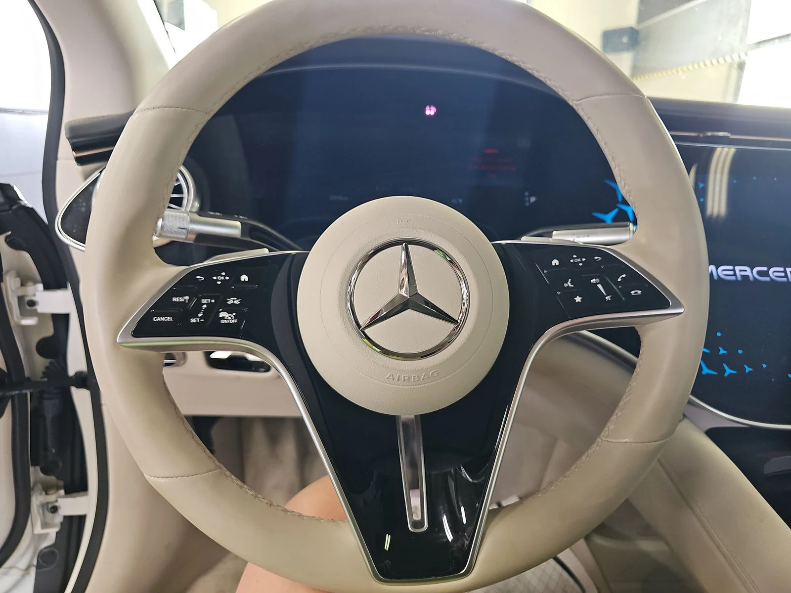 Mercedes-Benz EQS AMG-pack* Distr* ������* �����* �����* Hyperscreen | Mobile.bg � ����������� 8