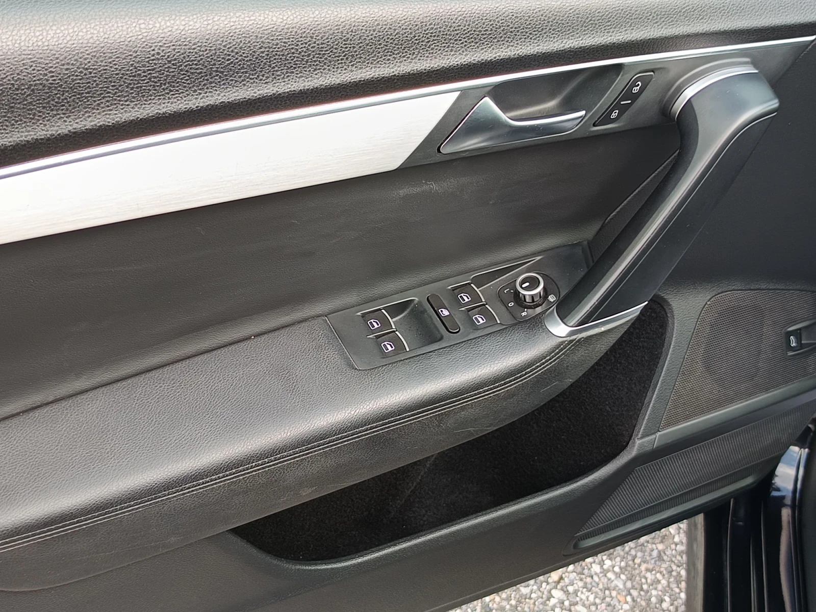 VW Passat 2.0 TDI, снимка 14 - Автомобили и джипове - 56165452