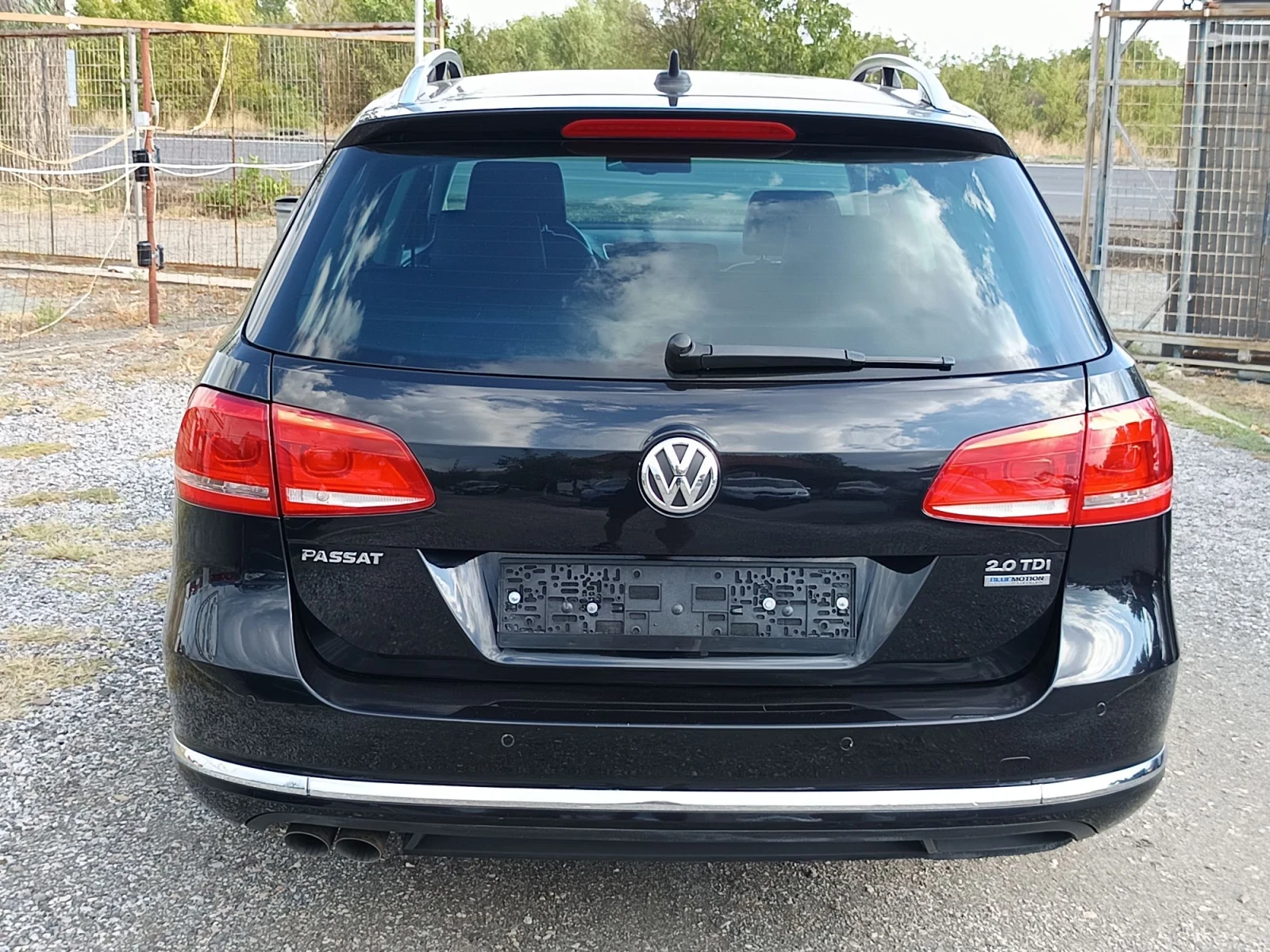 VW Passat 2.0 TDI, снимка 5 - Автомобили и джипове - 56165452