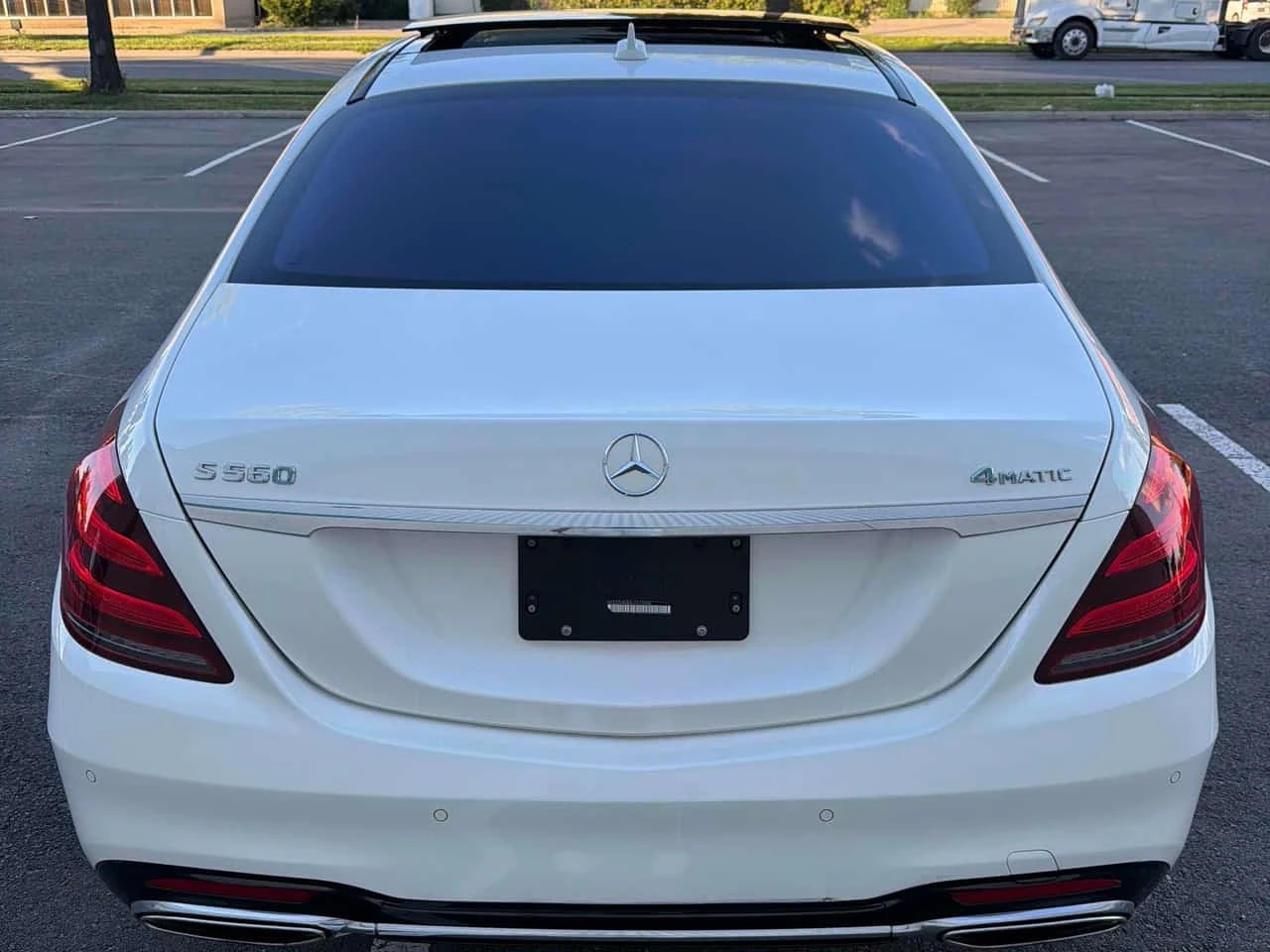 Mercedes-Benz S 560 * DESIGNO * KEYLESS * LANE ASSIST * ПОДГРЕВ * , снимка 6 - Автомобили и джипове - 56331115