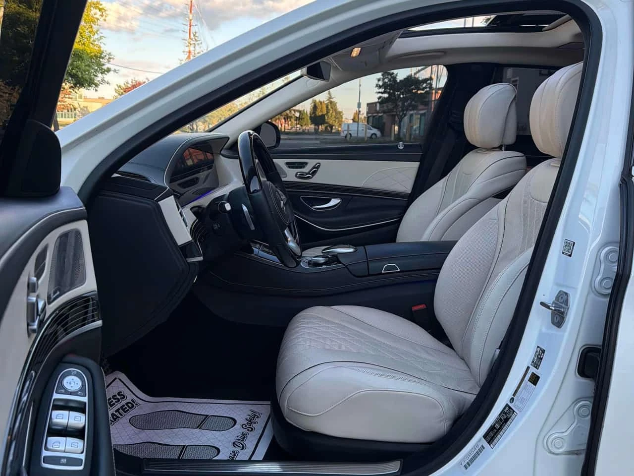 Mercedes-Benz S 560 * DESIGNO * KEYLESS * LANE ASSIST * ПОДГРЕВ * , снимка 14 - Автомобили и джипове - 56331115