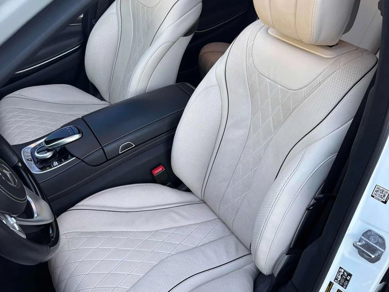 Mercedes-Benz S 560 * DESIGNO * KEYLESS * LANE ASSIST * ПОДГРЕВ * , снимка 13 - Автомобили и джипове - 56331115