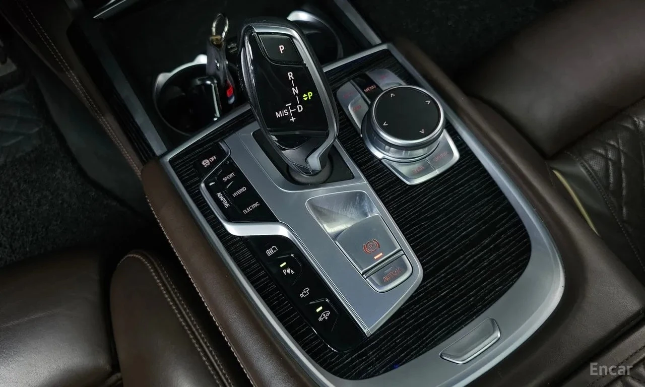 BMW 745 * 745Le iPerformance M Sport * , снимка 9 - Автомобили и джипове - 56615264
