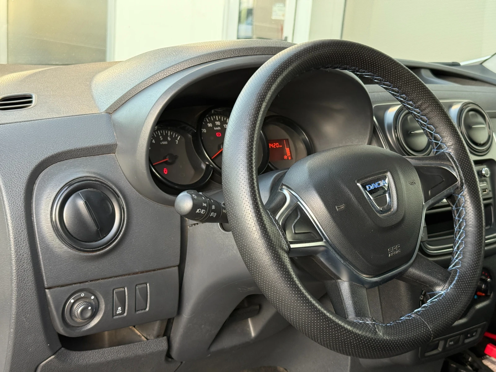 Dacia Dokker 1.5 dci , снимка 9 - Автомобили и джипове - 56624336