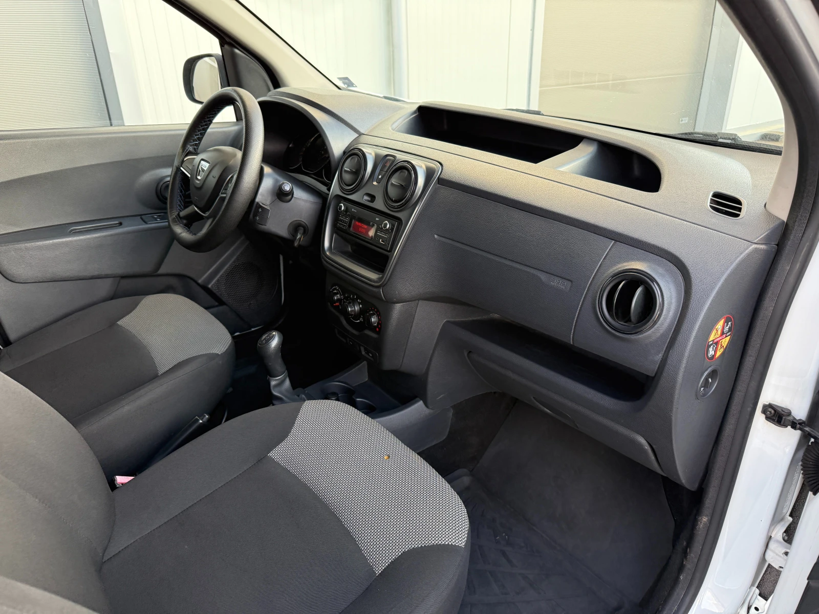 Dacia Dokker 1.5 dci , снимка 13 - Автомобили и джипове - 56624336