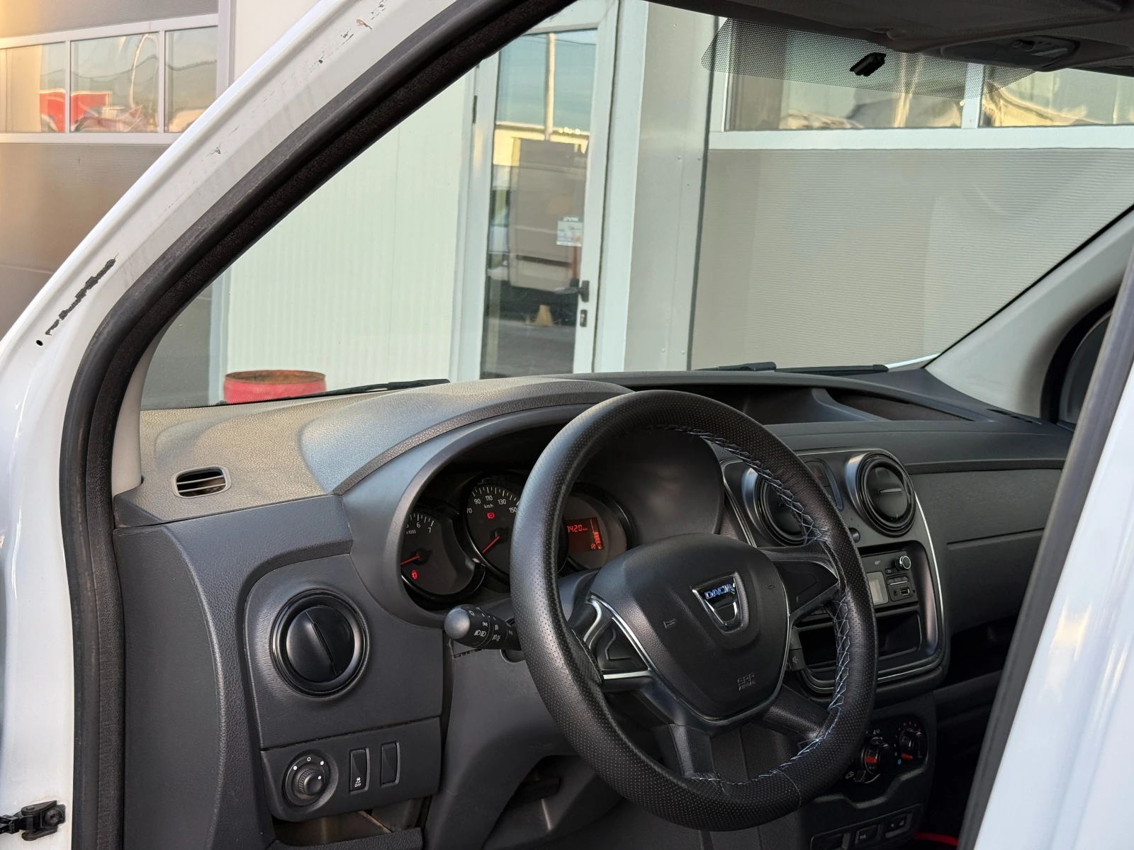 Dacia Dokker 1.5 dci , снимка 14 - Автомобили и джипове - 56624336