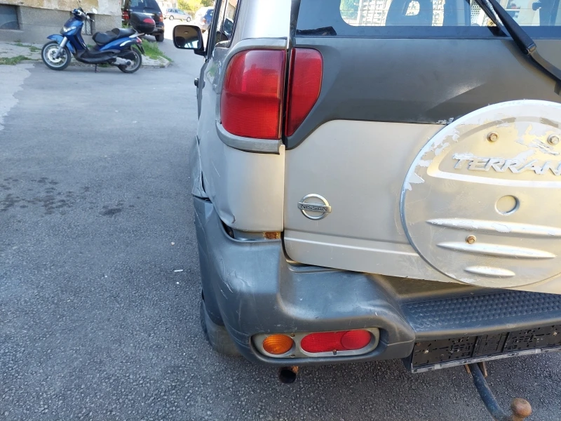 Nissan Terrano 2,7-TDI-125kc, снимка 8 - Автомобили и джипове - 47066478