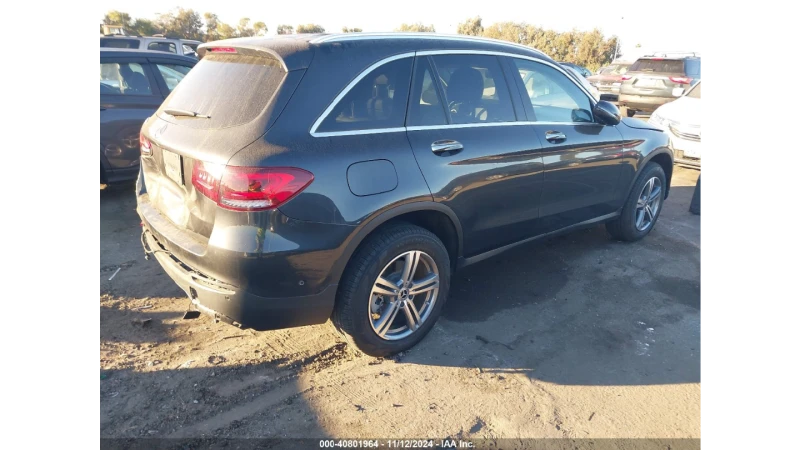 Mercedes-Benz GLC 300 2022г. 40000лв. прогнозна цена до София!, снимка 2 - Автомобили и джипове - 48790072