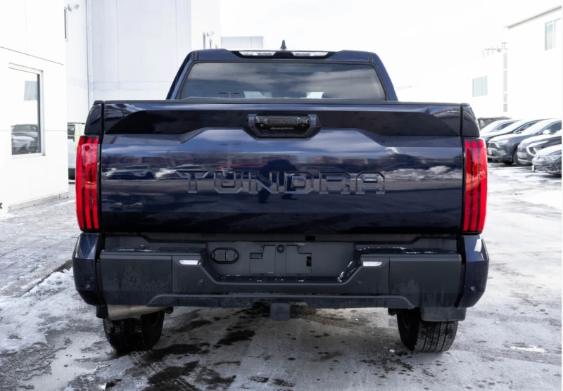 Toyota Tundra LIMITED* * CREWMAX* * DISTRONIC* * LEATHER* * PANO, снимка 7 - Автомобили и джипове - 53379438