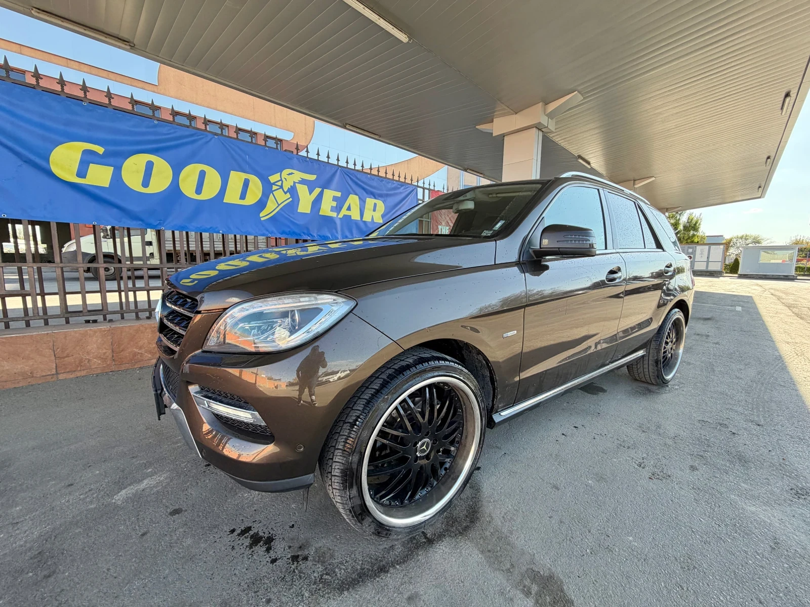 Mercedes-Benz ML 350 AMG* Sport* Кожа* Камера, снимка 2 - Автомобили и джипове - 52976742
