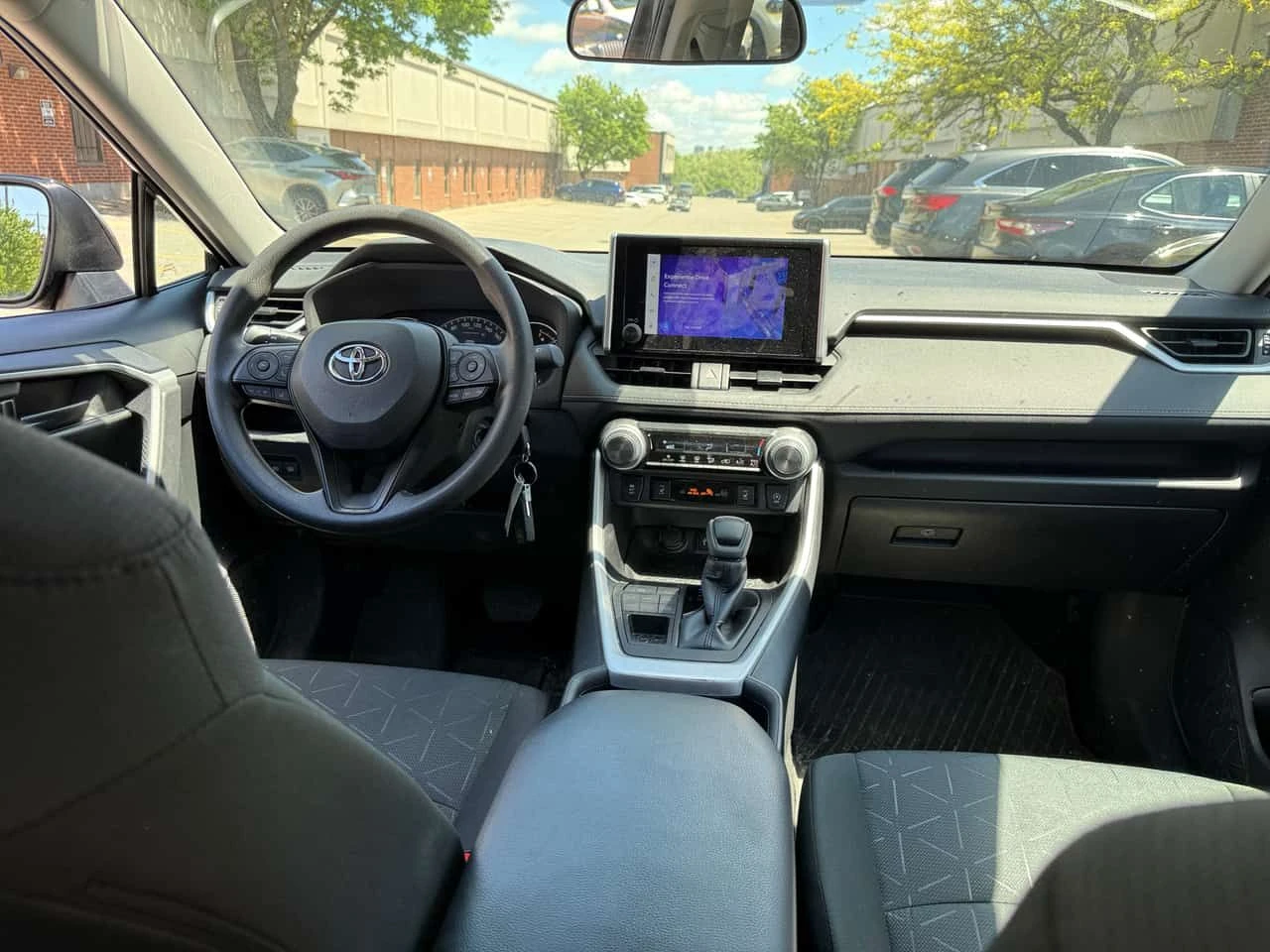 Toyota Rav4 LE| ПОДГРЕВИ| ДВА КЛЮЧА| CARFAX, снимка 12 - Автомобили и джипове - 54859773