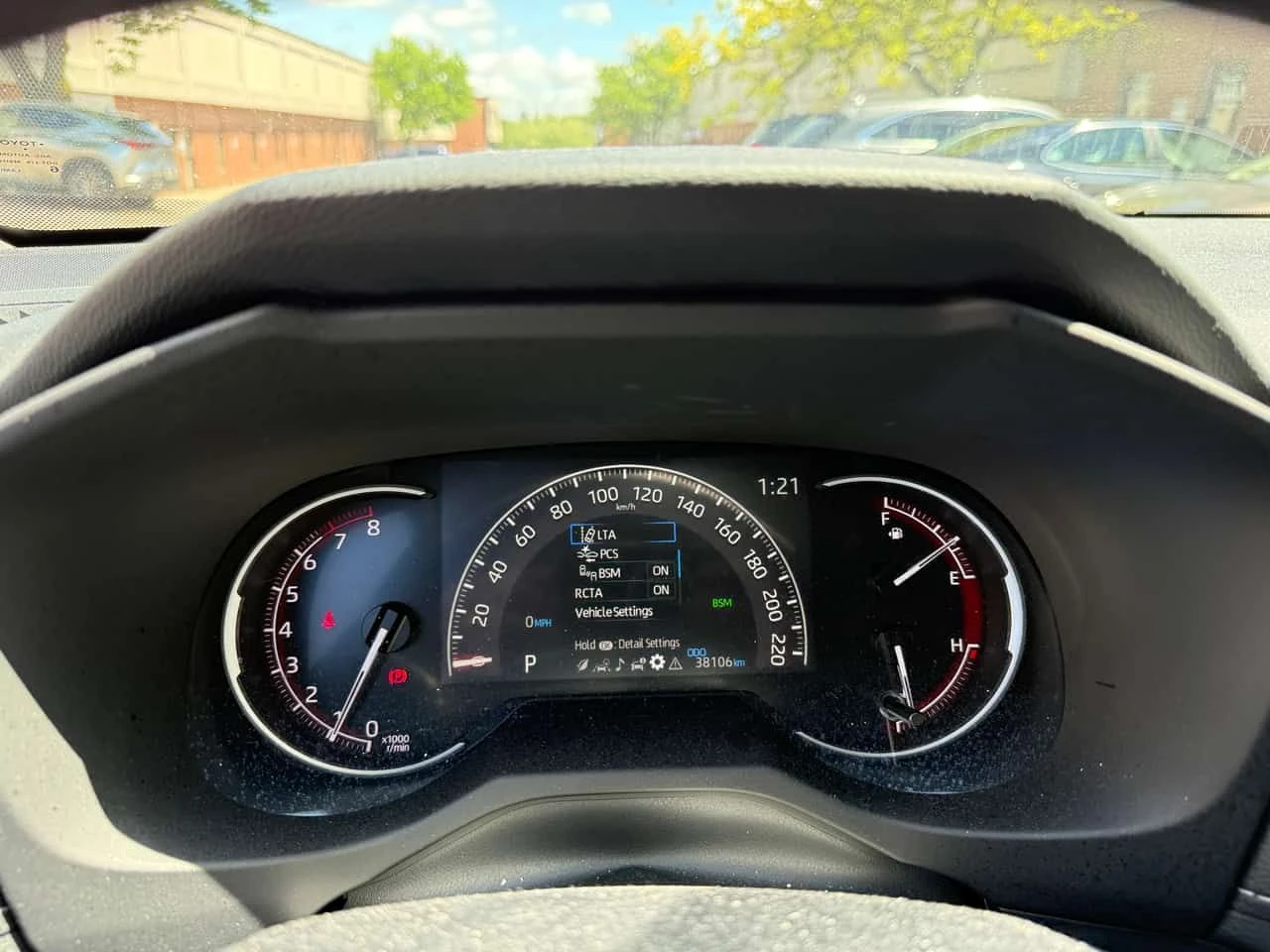 Toyota Rav4 LE| ПОДГРЕВИ| ДВА КЛЮЧА| CARFAX, снимка 11 - Автомобили и джипове - 54859773