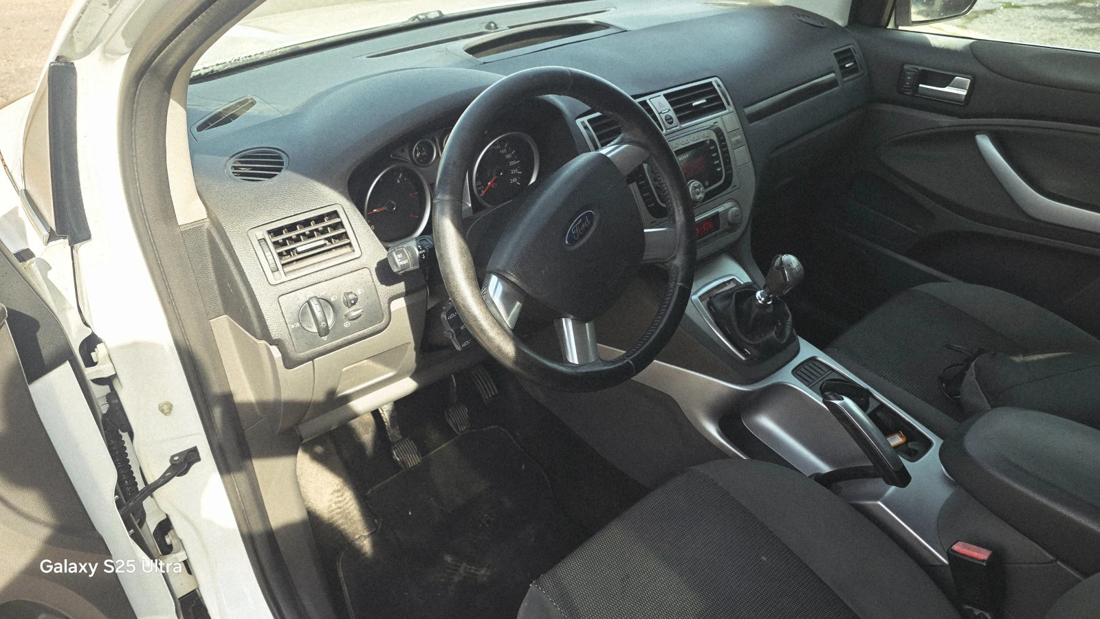 Ford Kuga 2.0d, снимка 15 - Автомобили и джипове - 54887271