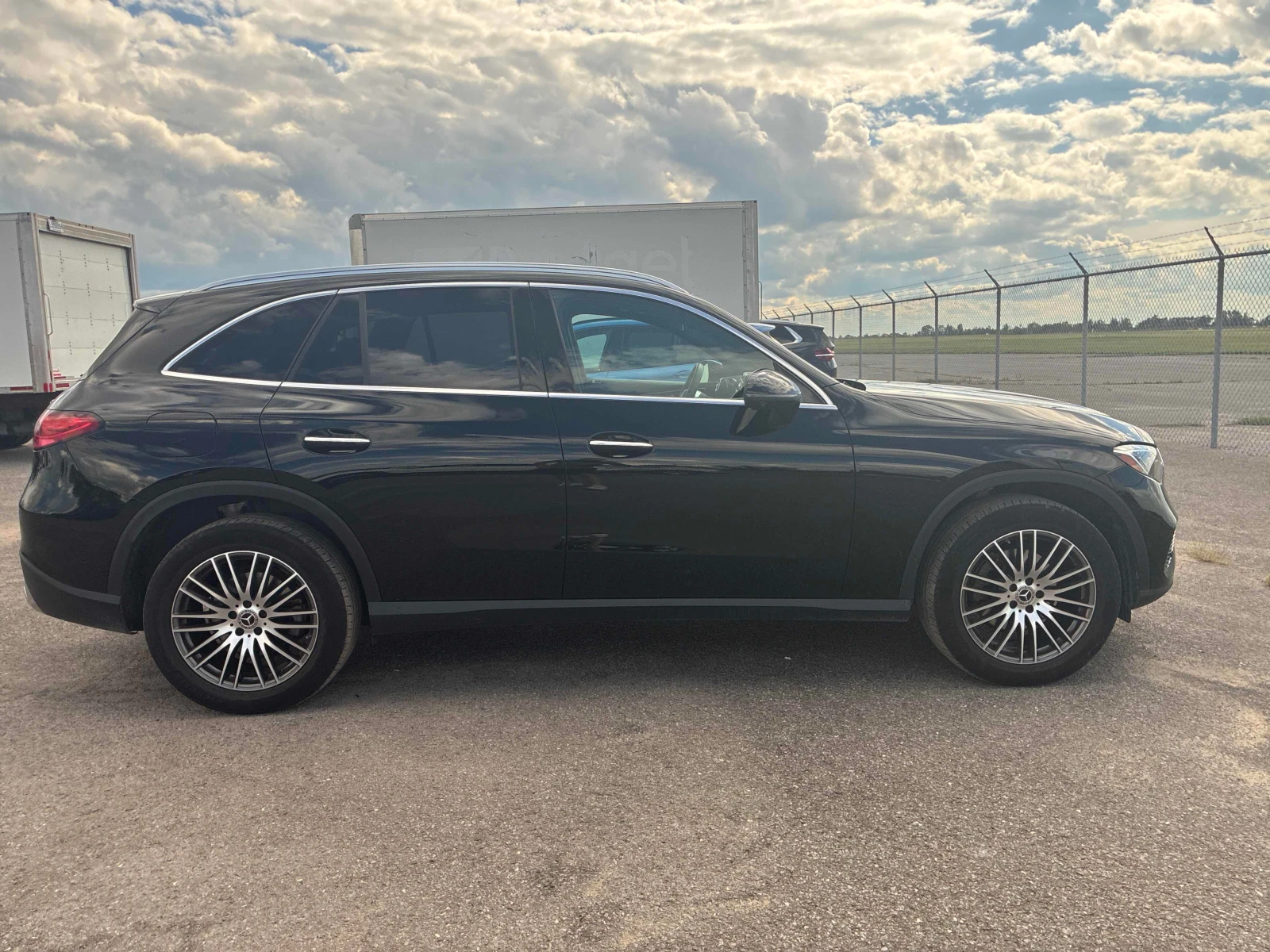 Mercedes-Benz GLC * 300 * CARFAX * ЦЕНА ДО БГ, снимка 3 - Автомобили и джипове - 56084720