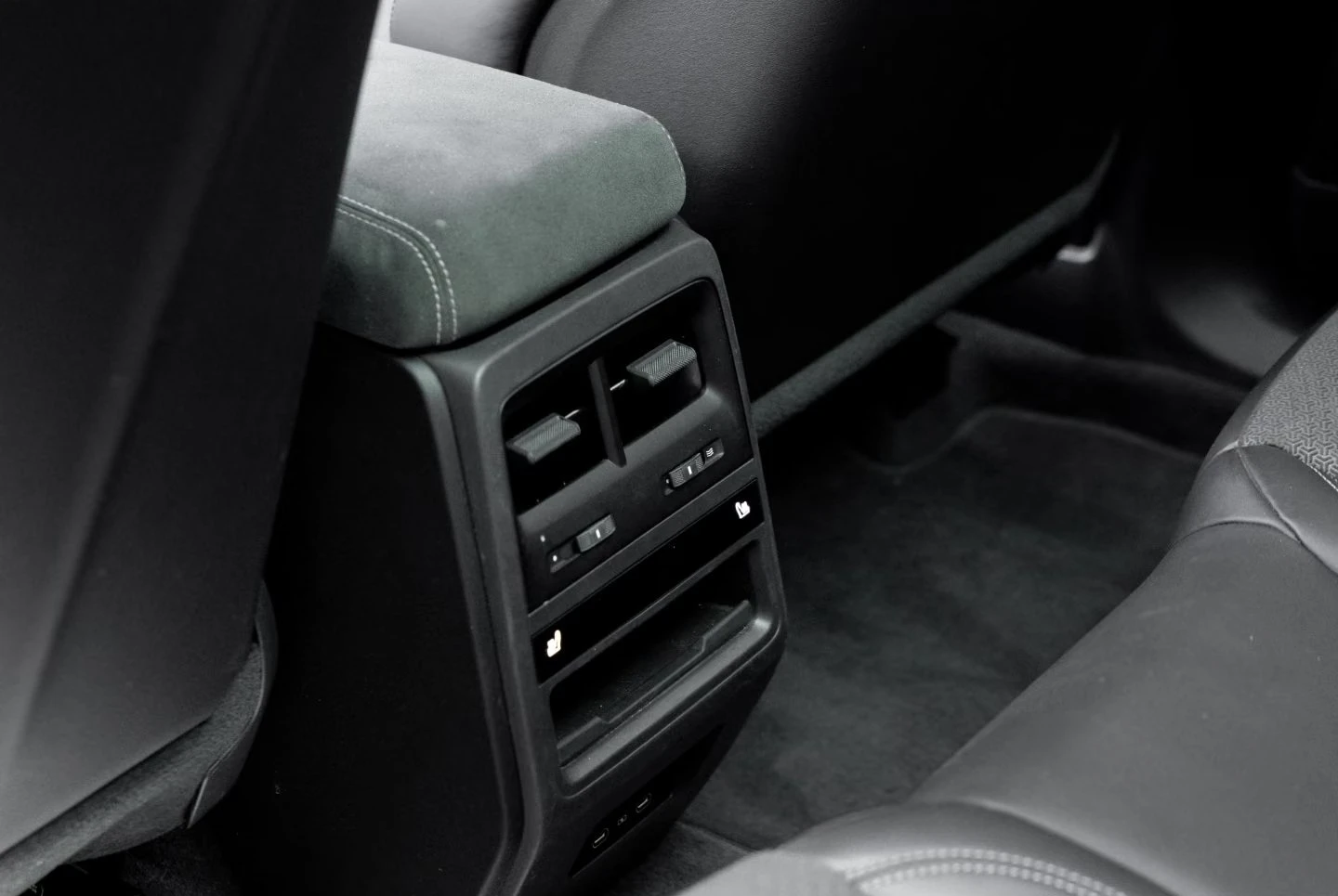 Porsche Macan GTS / SPORTDESIGN / BOSE / CARBON / DISPLAY / 360/ | Mobile.bg � ����������� 17