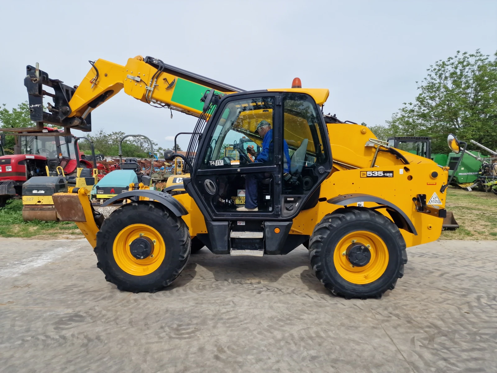 Телескопични товарачи JCB 535-125 HI VIZ