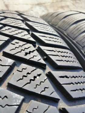 Гуми Зимни 215/65R16, снимка 5