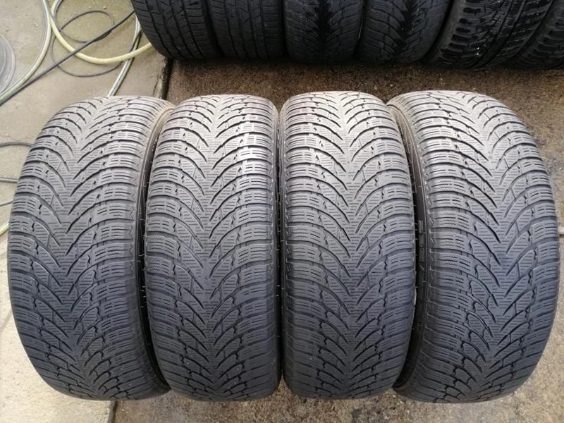 Гуми Зимни 235/55R19, снимка 1 - Гуми и джанти - 34960990