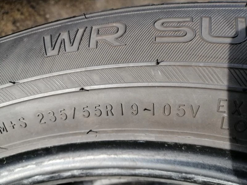 Гуми Зимни 235/55R19, снимка 5 - Гуми и джанти - 34960990