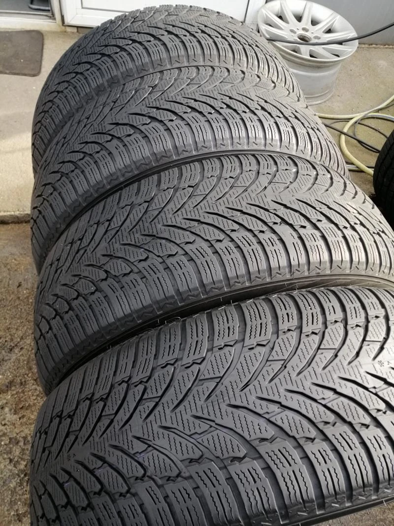 Гуми Зимни 235/55R19, снимка 2 - Гуми и джанти - 34960990