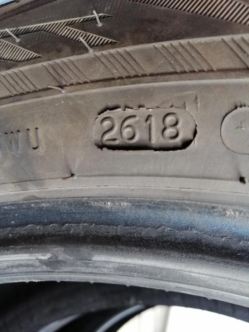 Гуми Зимни 235/55R19, снимка 6 - Гуми и джанти - 34960990