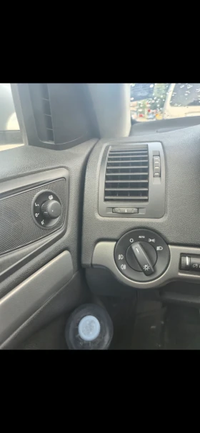 Skoda Octavia 2.0 FSI, снимка 6