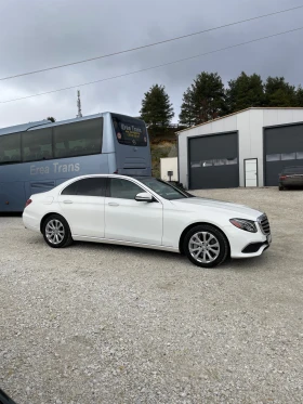 Mercedes-Benz E 300 Уникат. Всичко оригинално. От първи собственик.  - 24600 € / 48113.42 лв. - 99859757 4