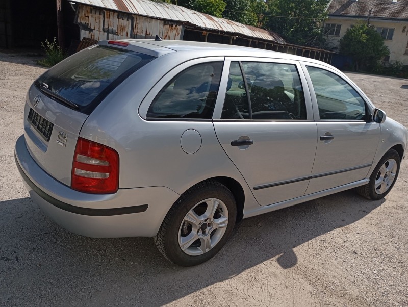 Skoda Fabia, снимка 8 - Автомобили и джипове - 46795166