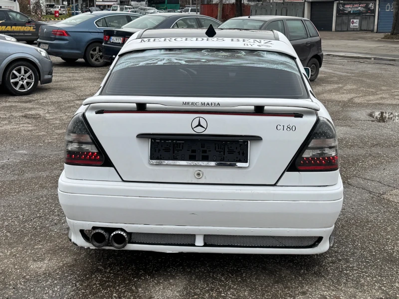 Mercedes-Benz C 180, снимка 6 - Автомобили и джипове - 48325975