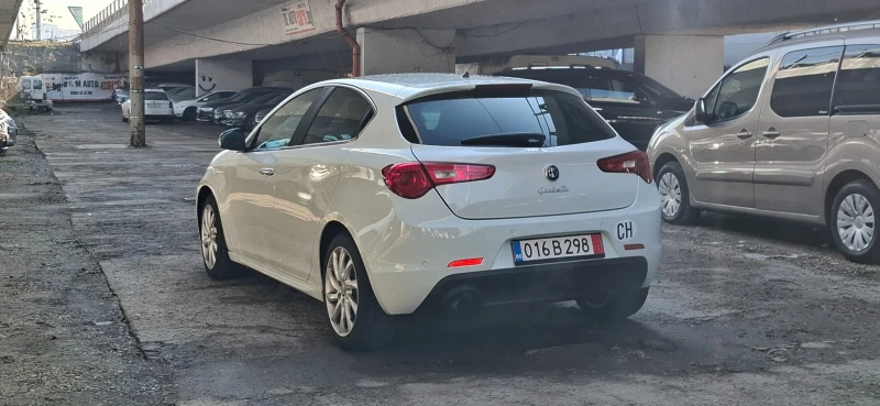 Alfa Romeo Giulietta 1.4 turbo Led xenon Нови зимни Гуми, снимка 6 - Автомобили и джипове - 48846807