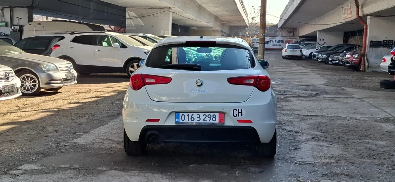 Alfa Romeo Giulietta 1.4 turbo Led xenon Нови зимни Гуми, снимка 7 - Автомобили и джипове - 48846807