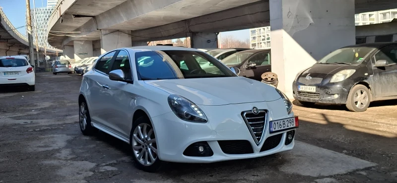 Alfa Romeo Giulietta 1.4 turbo Led xenon Нови зимни Гуми, снимка 2 - Автомобили и джипове - 48846807