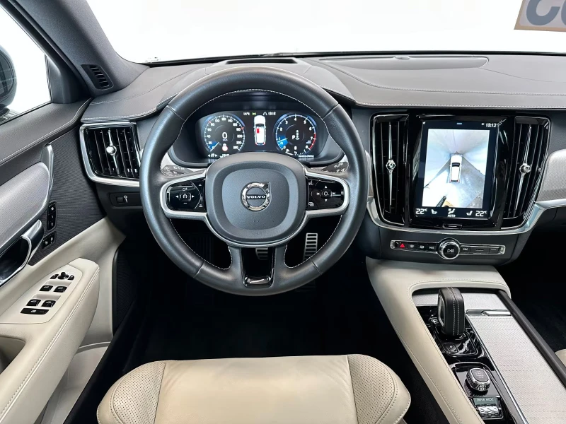 Volvo V90 R-DESIGN/197HP/B4/PANO/HUD/MEMO/360/NAVI/LED/306g, снимка 8 - Автомобили и джипове - 51681641