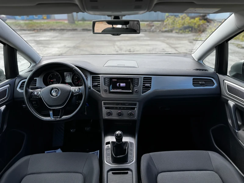 VW Golf Sportsvan 1.6TDI/ИТАЛИЯ, снимка 10 - Автомобили и джипове - 52214535