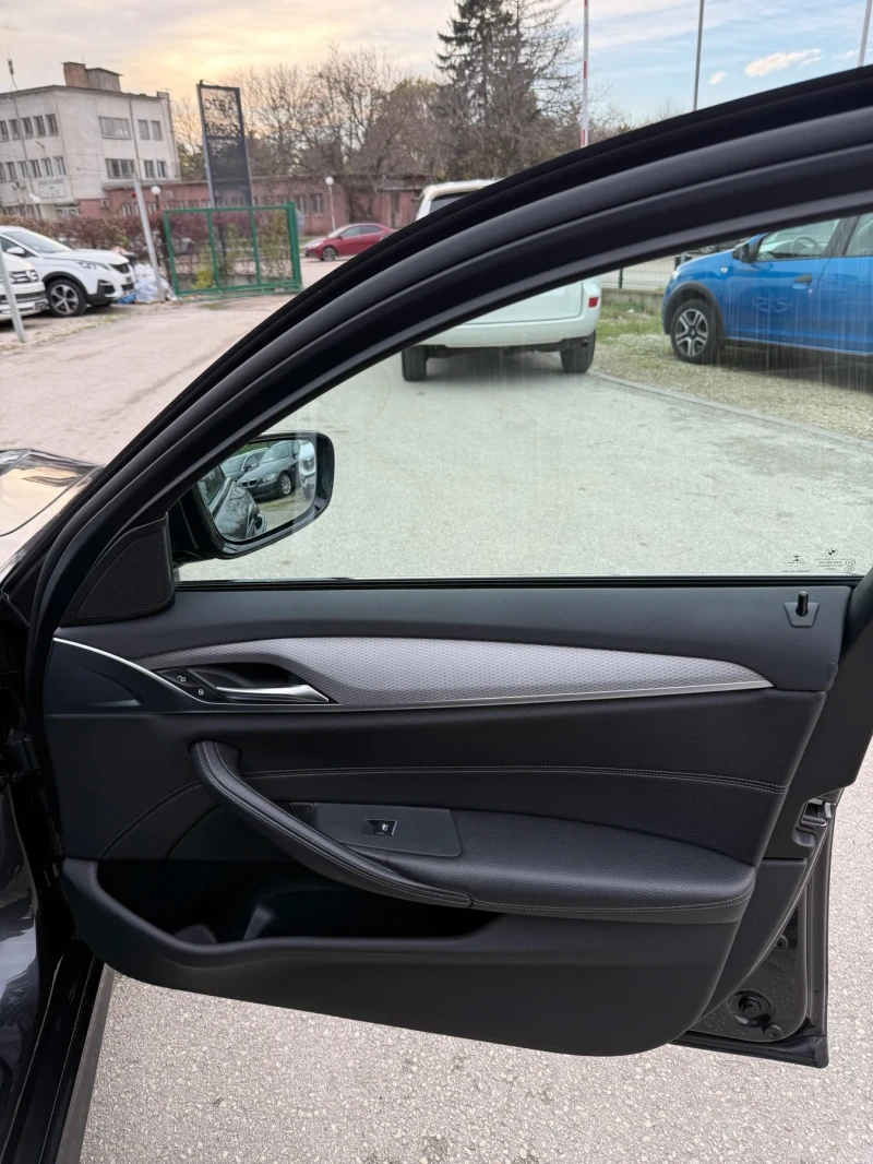 BMW 520  X DRIVE  М SPORT , снимка 13 - Автомобили и джипове - 52494598
