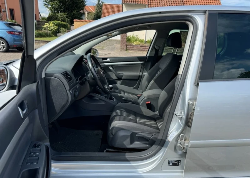 VW Golf, снимка 6 - Автомобили и джипове - 52876765