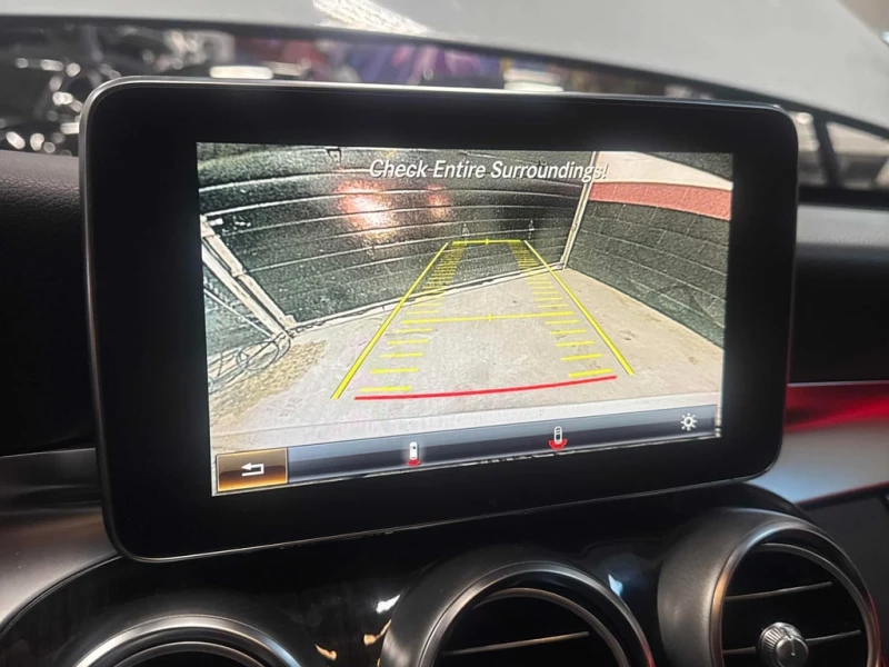 Mercedes-Benz C 300 CARFAX, снимка 10 - Автомобили и джипове - 53108586