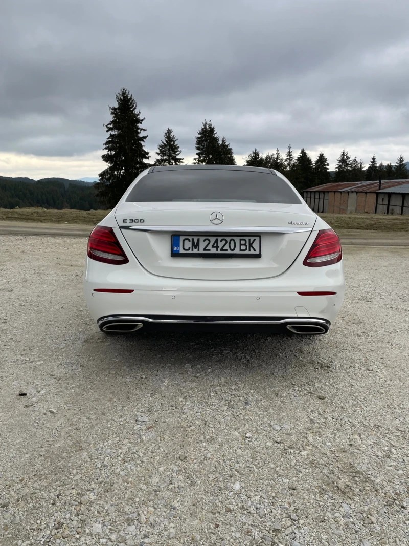 Mercedes-Benz E 300 Уникат. Всичко оригинално. От първи собственик. , снимка 2 - Автомобили и джипове - 53478170