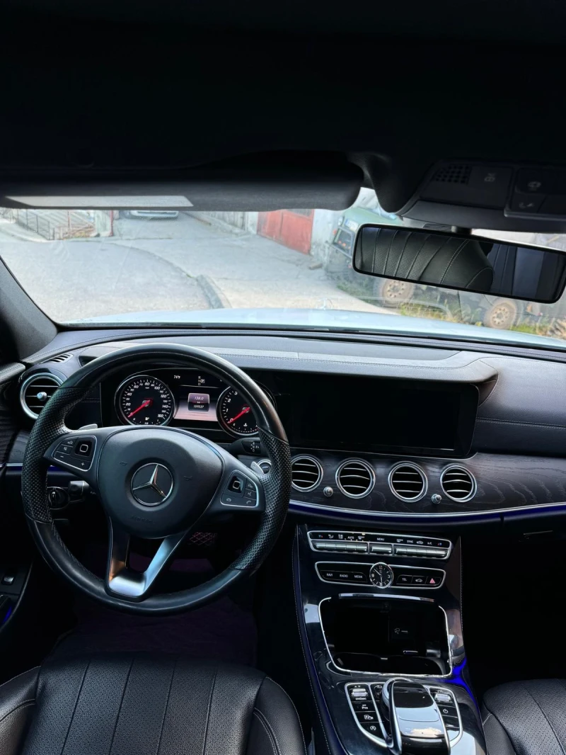 Mercedes-Benz E 300 Уникат. Всичко оригинално. От първи собственик. , снимка 9 - Автомобили и джипове - 53478170